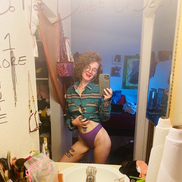 Meet your Posher, Sam - Picture 1 of 1